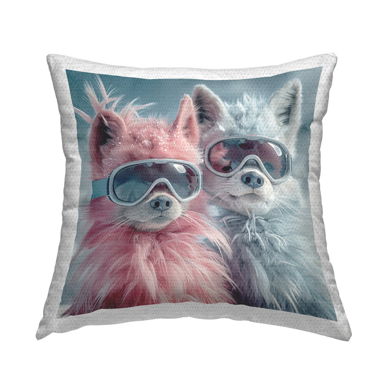 Coussin d'extérieur imprimé "Foxes in Winter Goggles" par Lazar Studio