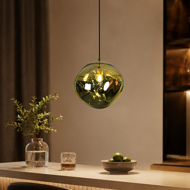 Luminaire suspendu moderne en forme de globe doré à 1 lumière avec lampe en acrylique de forme irrégulière pour la salle à manger et le vestibule