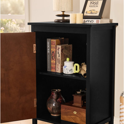 Grande armoire de plancher Mid-Century moderne noire, armoire de rangement rétro de 34,2 po avec portes et tablettes réglables, organisateur de serviettes polyvalent et console décorative pour salle de bain, cuisine, entrée, couloir, salon, garage