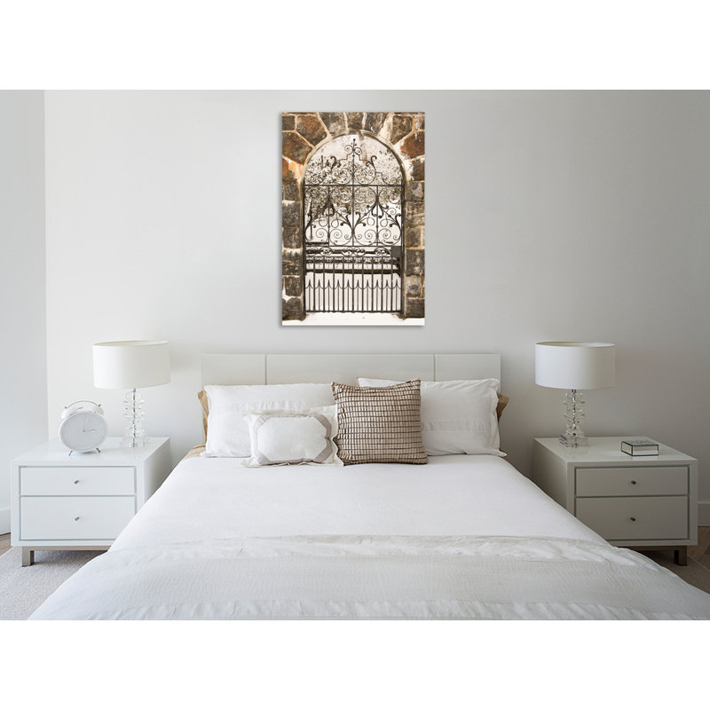 «Winterthur Gate», toile tendue par Aledanda, H 15 po x l 10 po x P 1,5 po