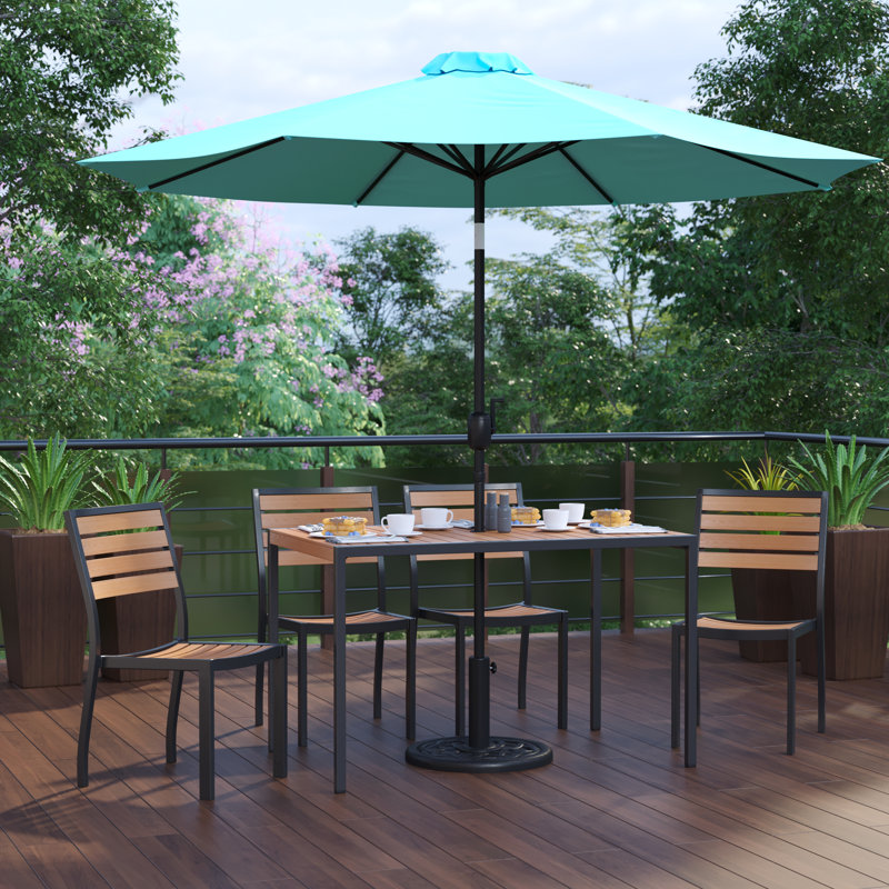 Table carrée en acier avec 4 chaises empilables en teck Agit, Parasol bleu sarcelle, Oui