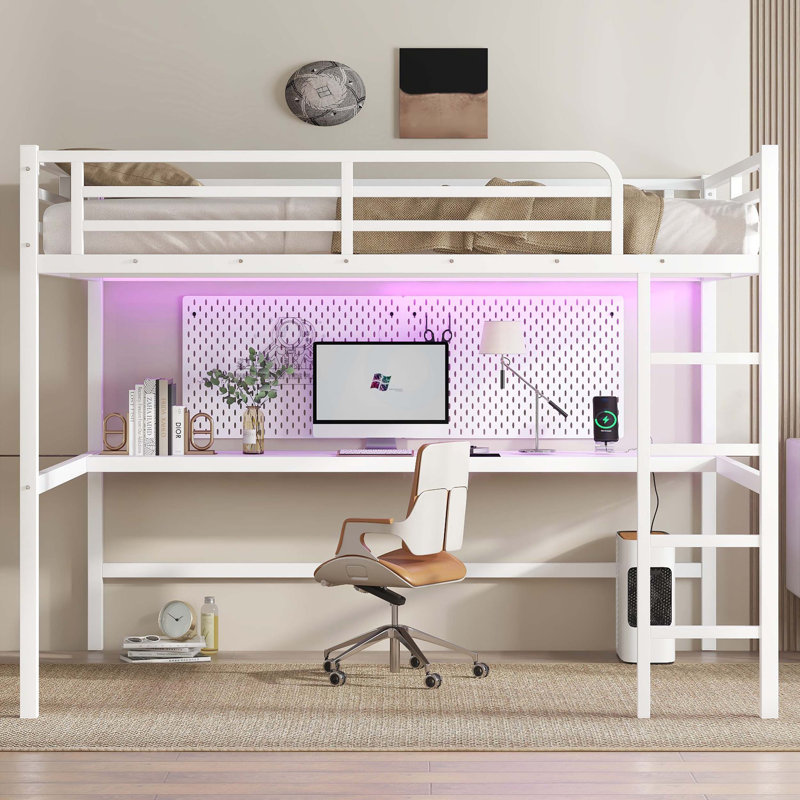 Lit plateforme contemporain contemporain en similicuir noir durable, parfait pour les chambres modernes et peu encombrantes