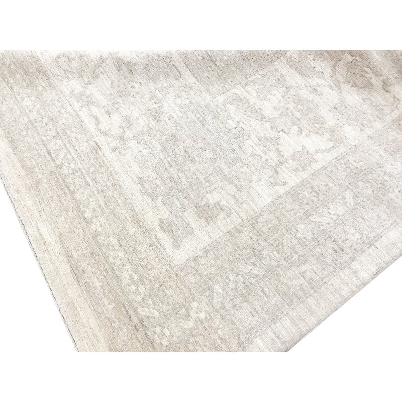 Sultanabad Hand-Knotted High-Quality Cream Area Rug
