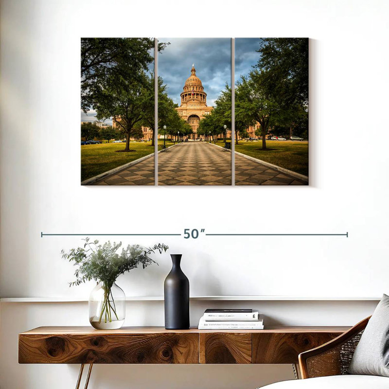 Nicci, Texas State Capitol, H 24 po x l 38 po