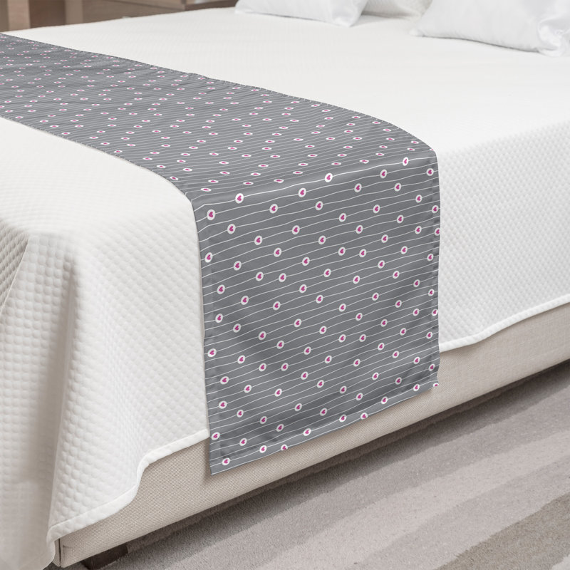 Ambesonne Love Bed Runner Hearts sur rayures curvilignes gris pâle / fuchsia blanc, Très grand lit