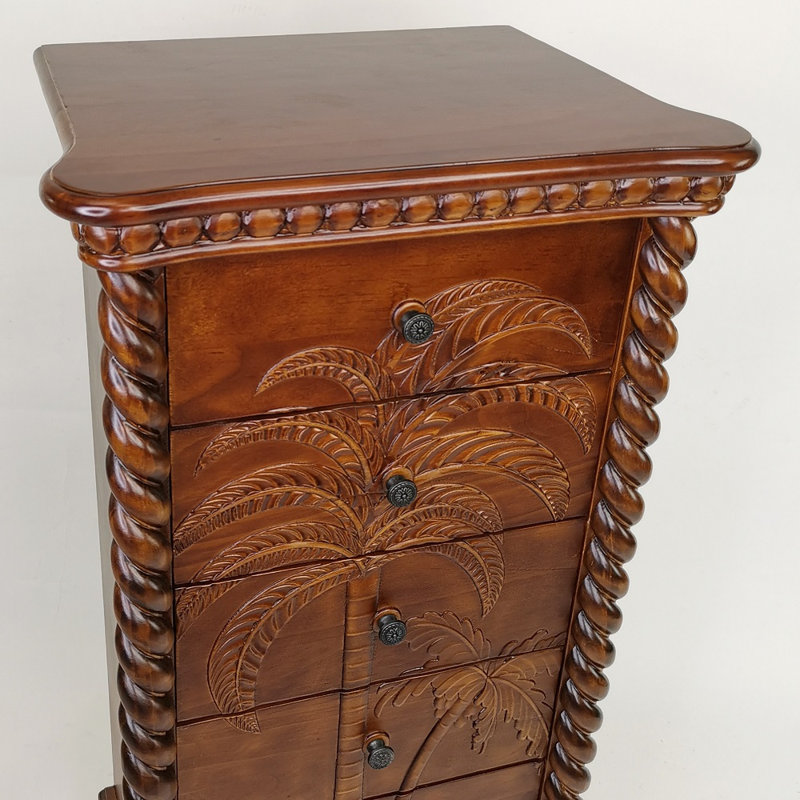 Croud Accent Chest