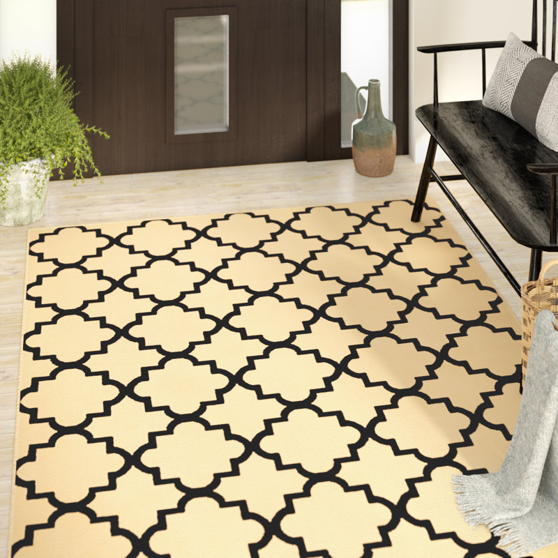 Hankinson Geometric Indoor Rug, Rectangle 5'3" x 7'3"