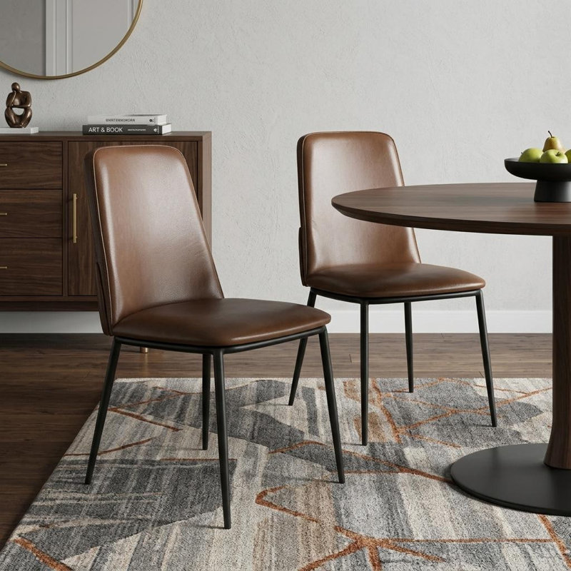 Ensemble de deux chaises d'appoint en cuir brun et noir