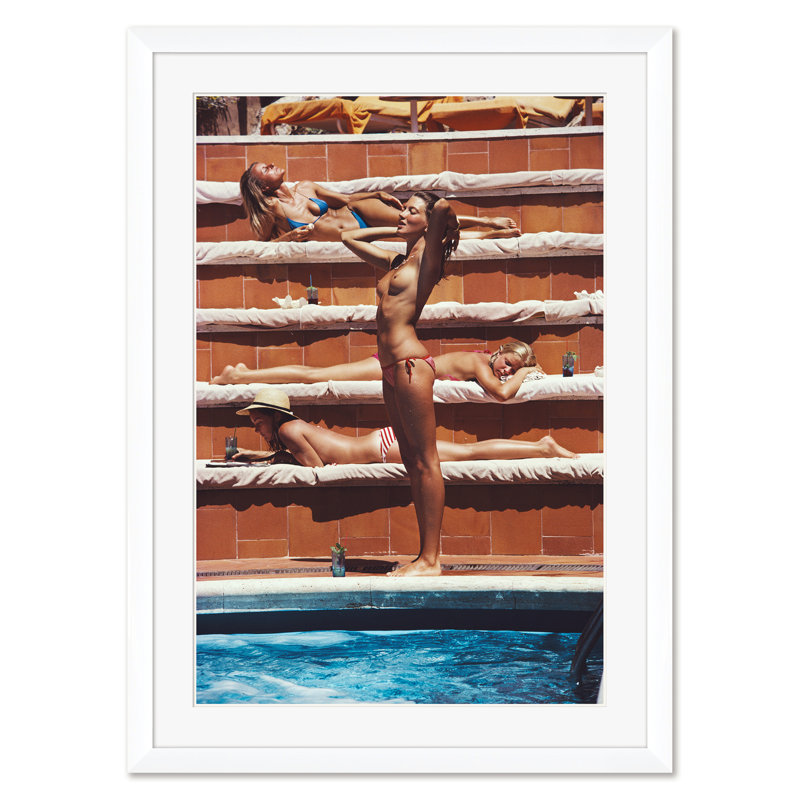 Getty Images, «Sunbathing On Capri», Slim Aarons, 1 janvier 1980, H 59,5 po x l 43,5 po
