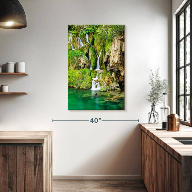 Photographie des cascades du parc Alvord Plitvice, H 39 po x l 26 po
