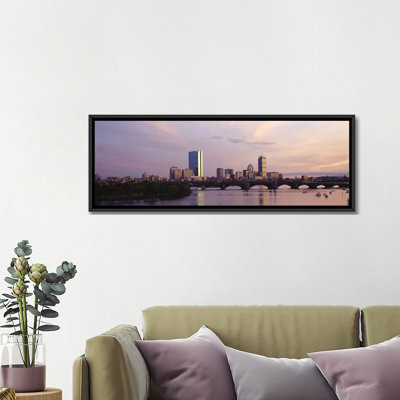 «Back Bay Skyline» avec le pont Longfellow et la rivière Charles à l'avant-plan, Boston, Suffolk County, Massachusetts, États-Unis par Panmamaic Images - reproduction de photo sur toile