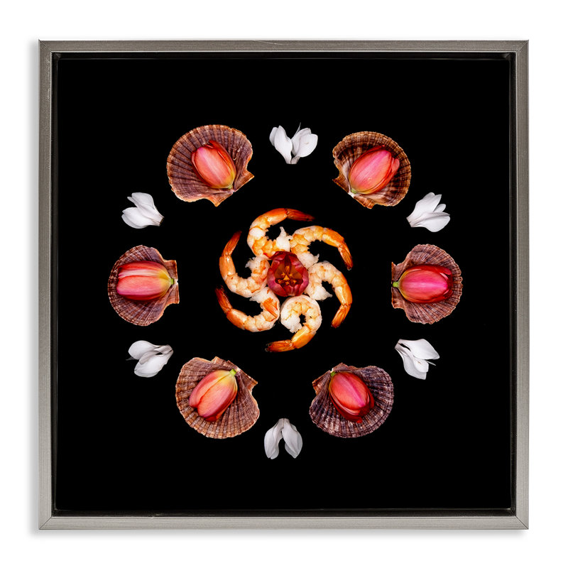 Cadre flottant Seashells & Tulips Symmetry, design par Beth Adoette, H 18 po x l 18 po, Cadre flottant gris lustré