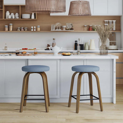 Ensemble de 2 tabourets de bar pivotants, siège rembourré en tissu de 26 po sans dossier à hauteur de comptoir avec pieds en bois robustes et repose-pieds en métal, design moderne Mid-Century pour bars et restaurants