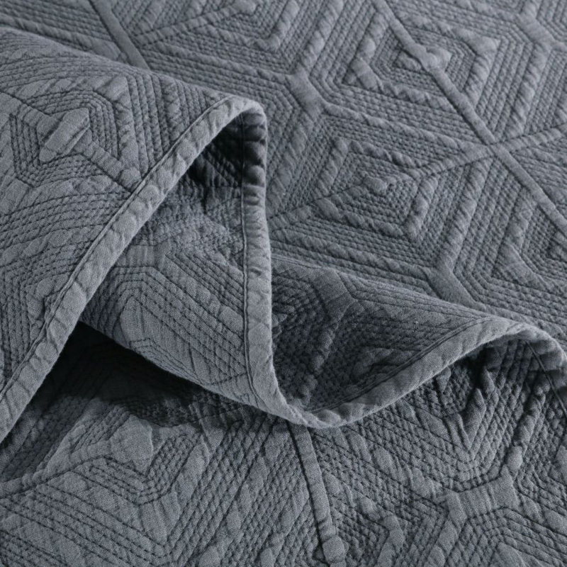 Modern & Contemporary Cotton Blend Quilt, Queen, Gray