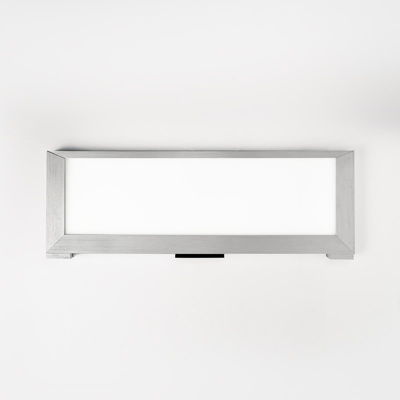 Barre d’éclairage del sous l’armoire, Aluminium brossé, H 4,56 po x l 6,94 po x p 0,5 po