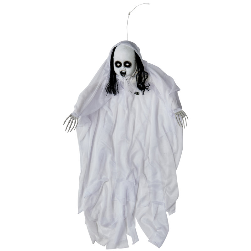 Ghoul fille en lévitation