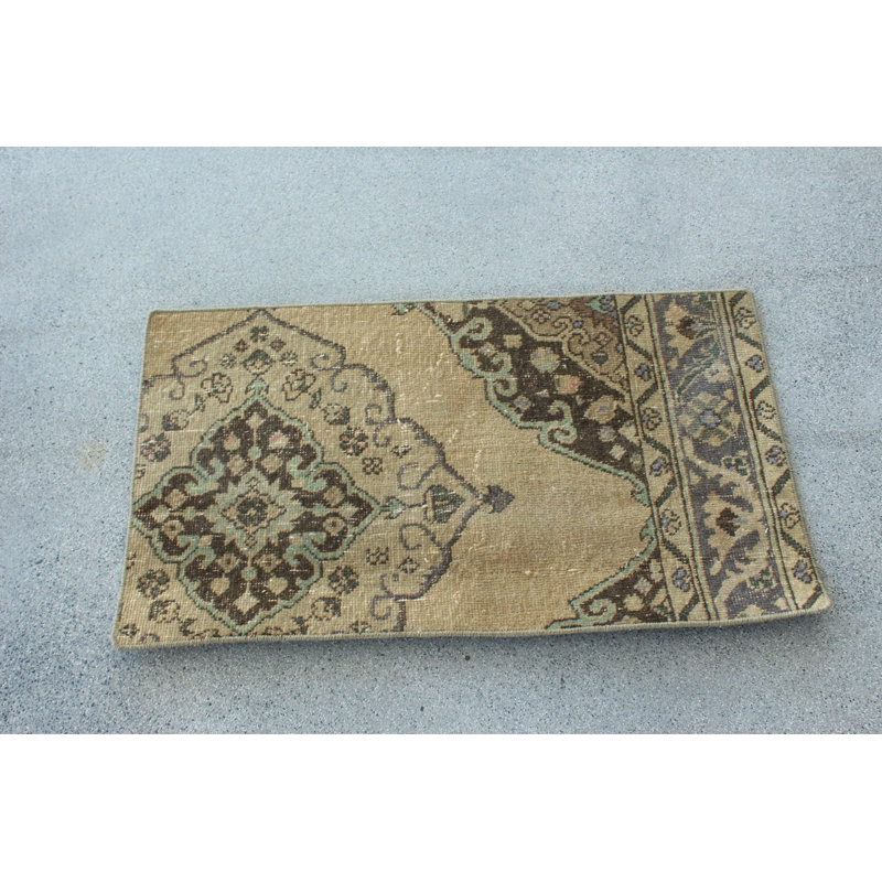 Petit tapis turc de style scandinave anatolien neutre de style rétro parfait pour l'entrée en brun