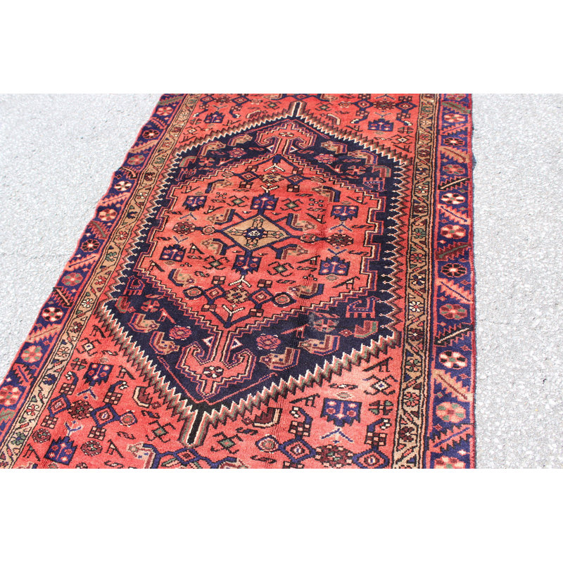 Tapis décoratif en laine de conception unique rose noué à la main des années 1990 de 4 pi 3 po x 6 pi 5 po Brixon