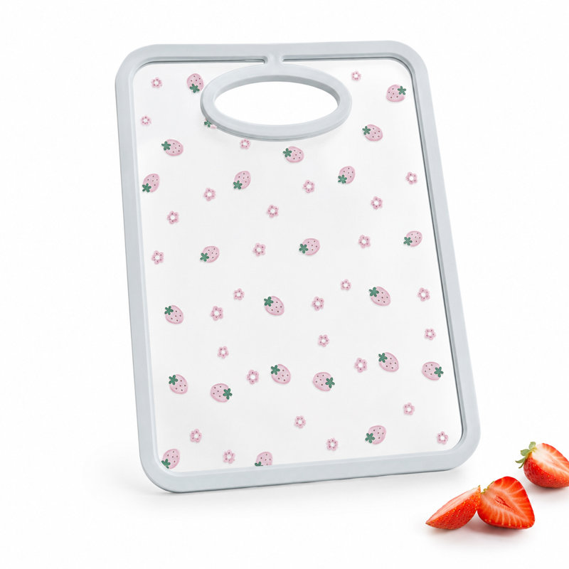 Planche à découper en verre trempé avec poignée, bord antidérapant en silicone, compatible lave-vaisselle, et plateau de service pour la cuisine, couleur fraise.