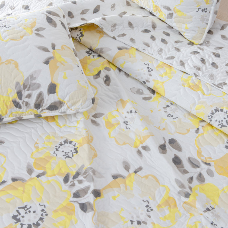 Yellow Watercolor Floral Reversible Quilt Set with Shams, Full / Queen Quilt + 2 Standard Shams, Yellow