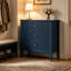 Table de chevet cannelée bleue à 32 tiroirs de 32 po de largeur, table d'appoint de rangement moderne pour grande chambre à coucher, table de bout de chevet escamotable avec boutons pour petits espaces-130118707