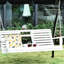 Balancelle de patio blanche 3 places avec table basse pliante, porte-gobelets et capacité de charge de 200 kg (440 lb), structure en bois pour trois personnes.