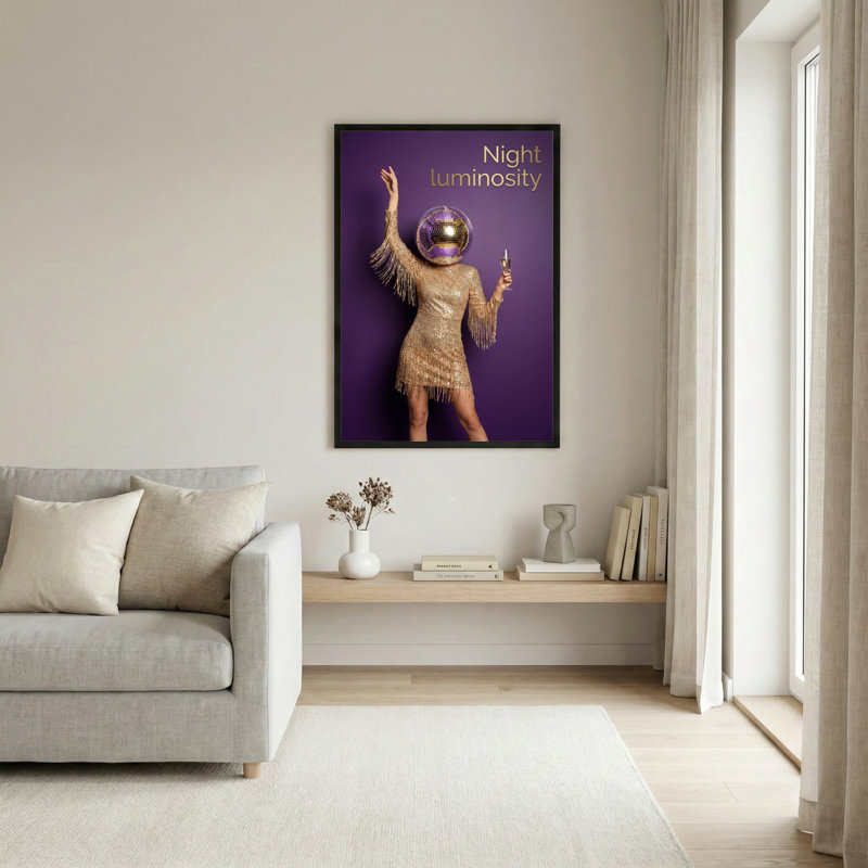 «Night Luminosité Disco Ball Woman», robe dorée sur toile tendue sur toile, ensemble de 1, H 36 po x l 24 po