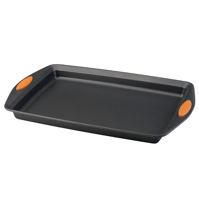 Rachael Ray Bakeware Oven Lovin' 4 Piece Nonstick Bakeware Set with Cookie  Sheet, Loaf Pan, and Utensil Set