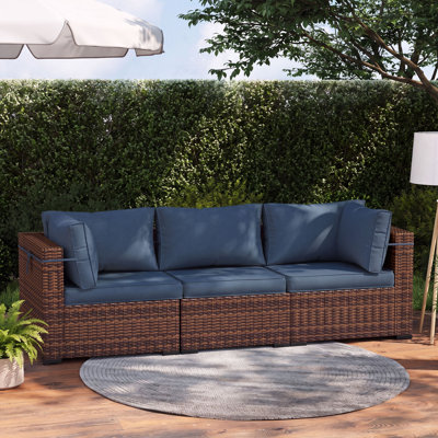Canapé modulaire d'extérieur en osier pour se prélasser dans la cour, canapé de patio spacieux pour les terrasses et les porches