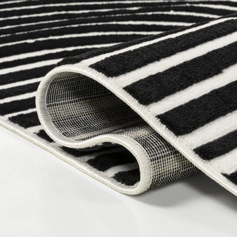 Tapis noir / blanc Hallie, Rectangle 5 pi 3 po x 7 pi 7 po