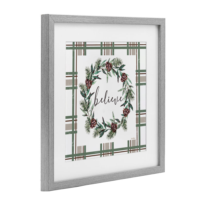 «Believe Wreath on Green Plaid», reproduction sous verre encadrée, conception par Elizabeth Tyndall, H 13 po x l 13 po