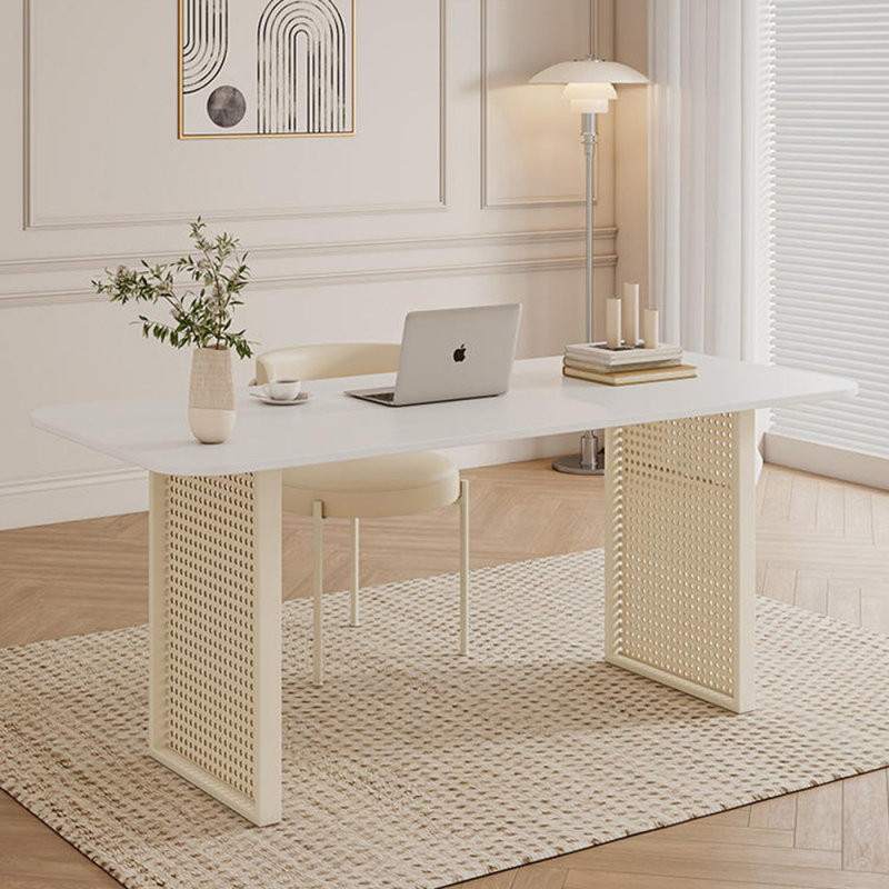 Bureau blanc rectangulaire en bois manufacturé, H 29,53 po x l 70,87 po x P 31,5 po