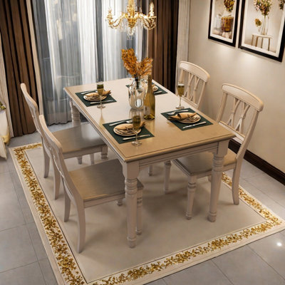 Table et chaises de style champêtre