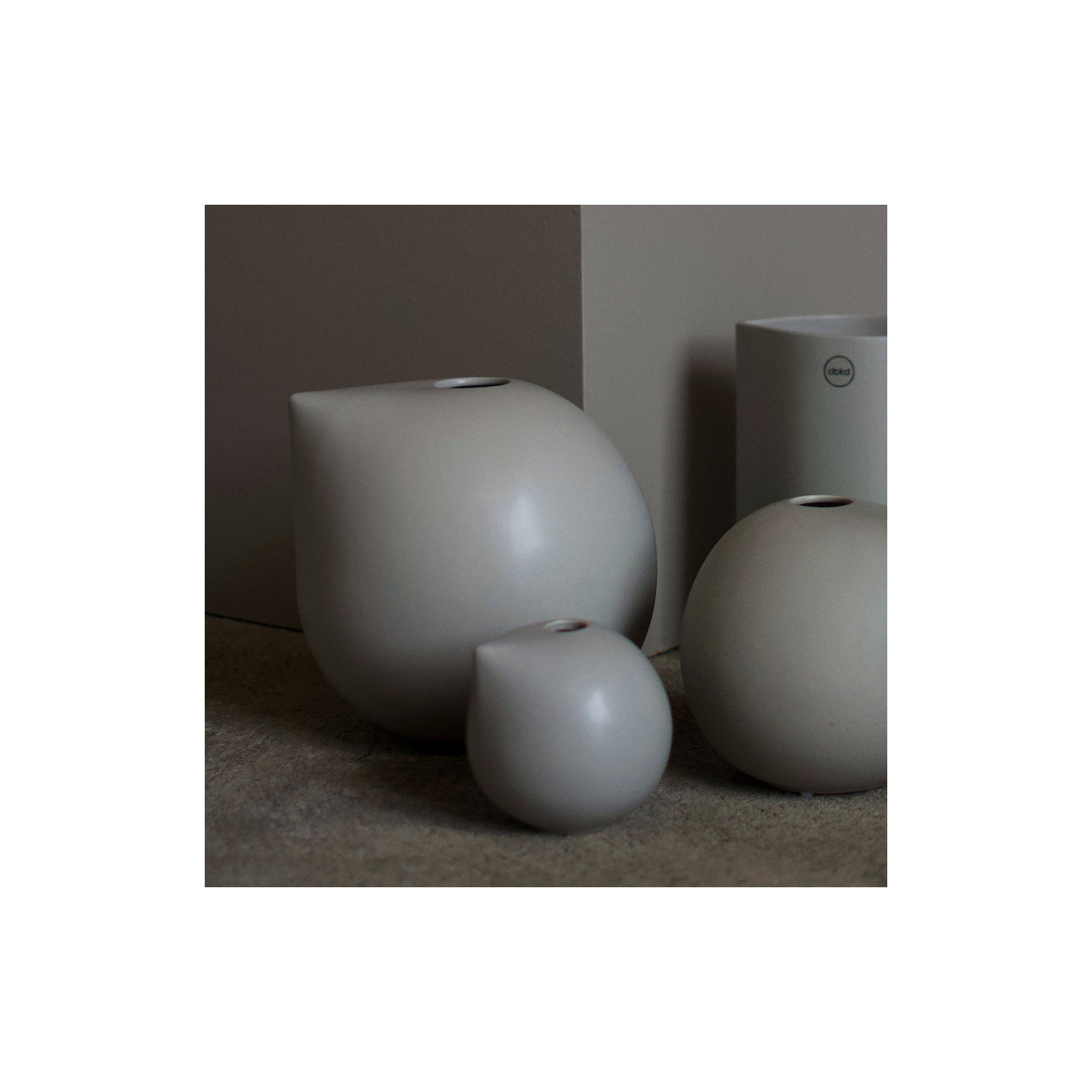 Ceramic Table Vase, Gray, 3.94" H x 3.94" W x 3.94" D