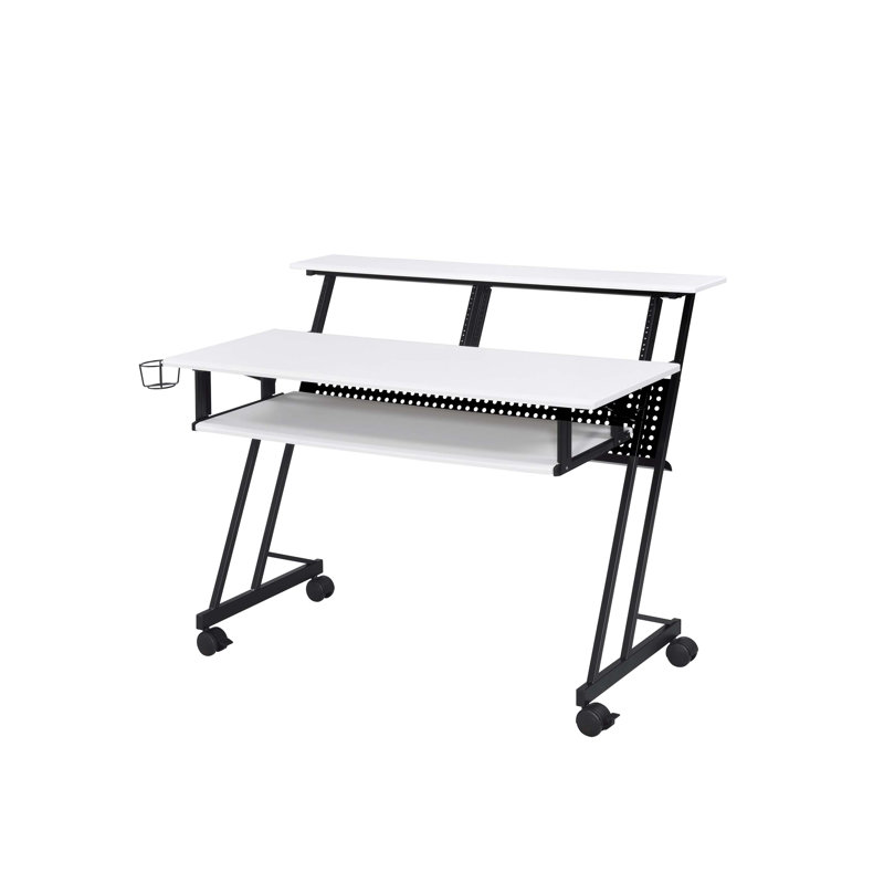 Bureau de studio de musique suitor, Blanc