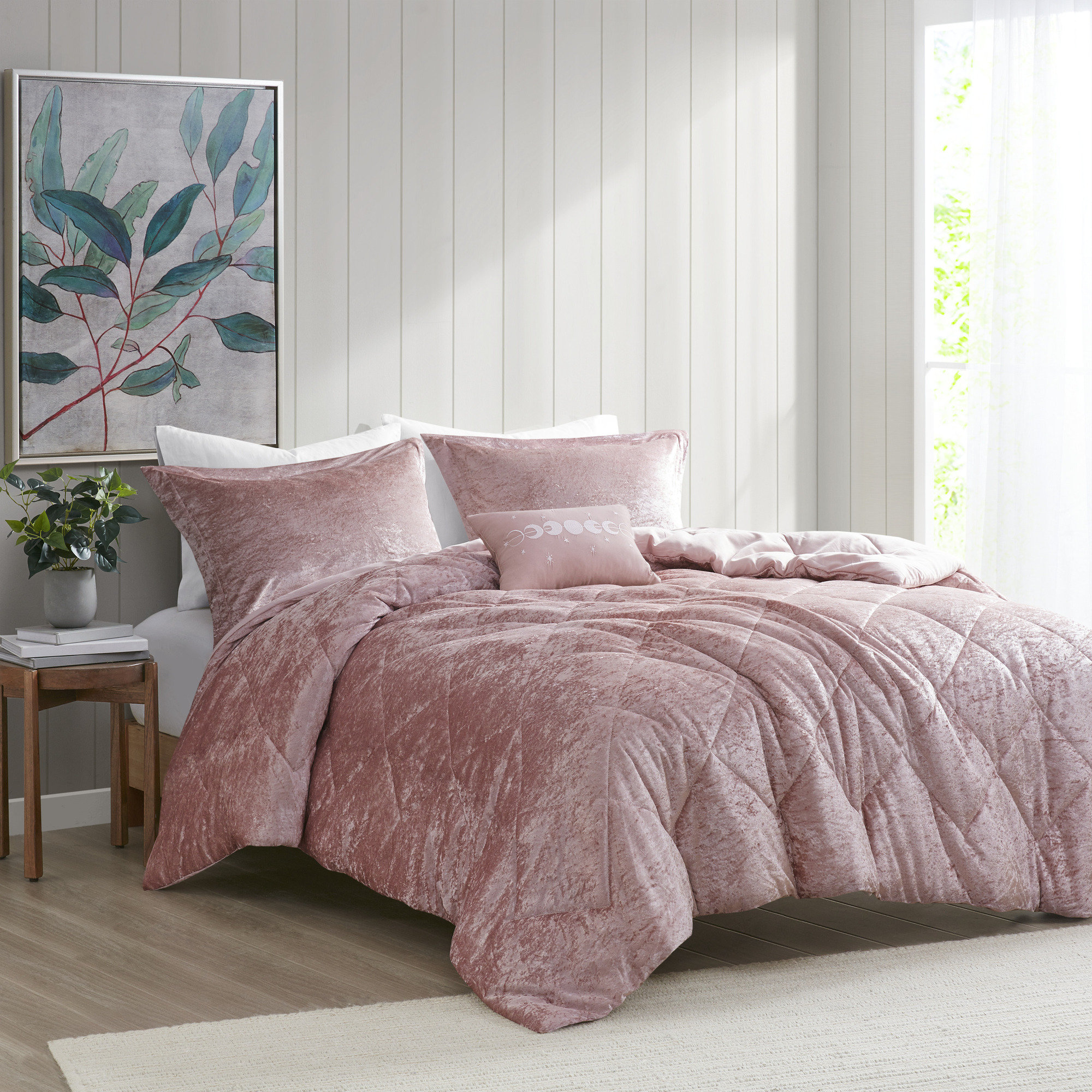 Intelligent Design Felicia Crushed Velvet Quilted Duvet Set with Throw ...