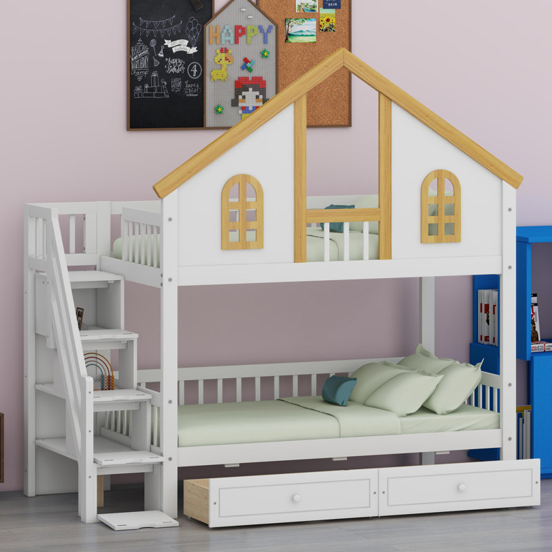 Lit superposé de style maisonnette avec fenêtres décoratives, portes et escalier de rangement intégré
