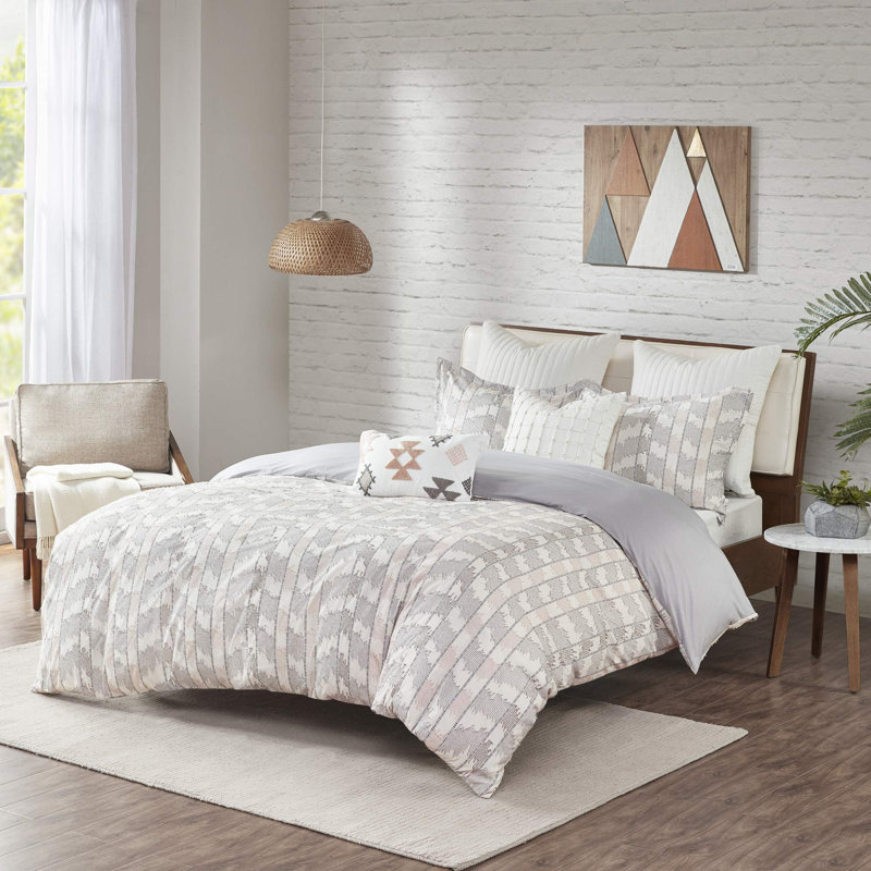 Polyester Chevron / Zig Zag Comforter, Full Comforter + 3 Additional Pieces