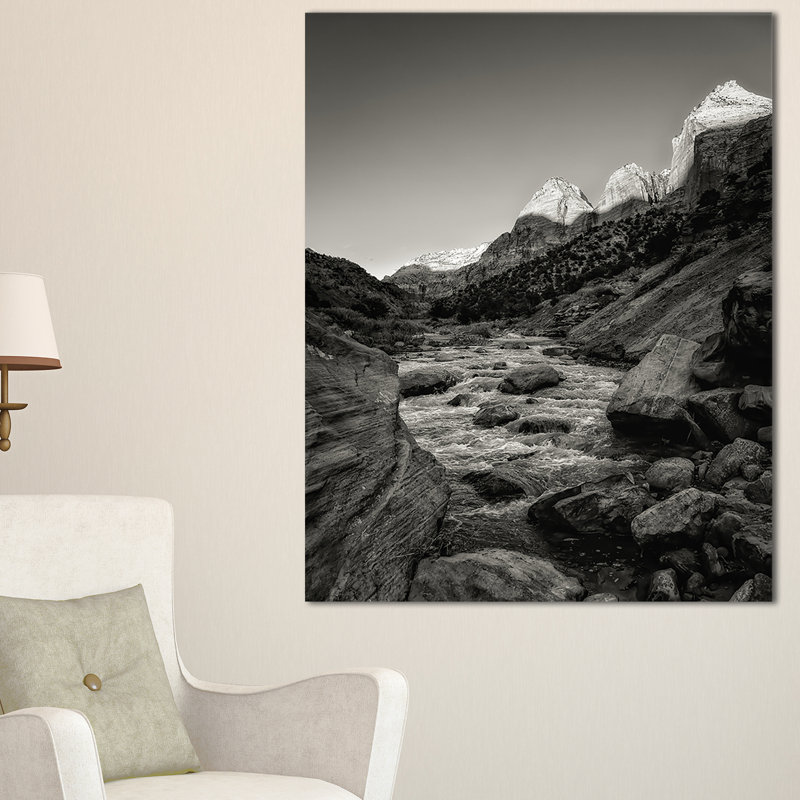 «Dark Rapid», reproduction de photo sur toile tendue, H 40 po x l 30 po x 1,5 po