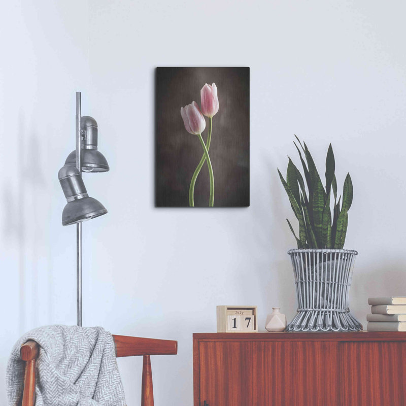 «Spring Tulips V» par Debra Van Swearingen, H 24 po x l 16 po