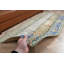 Chemin de table turc rétro fait à la main avec un motif tribal unique en beige et bleu pour un décor de couloir antique
