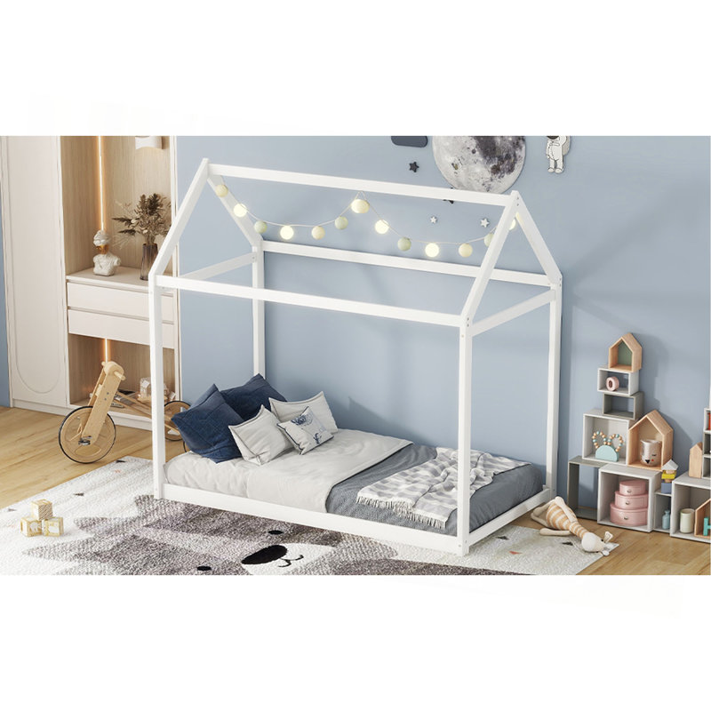 Lit simple en bois, Blanc