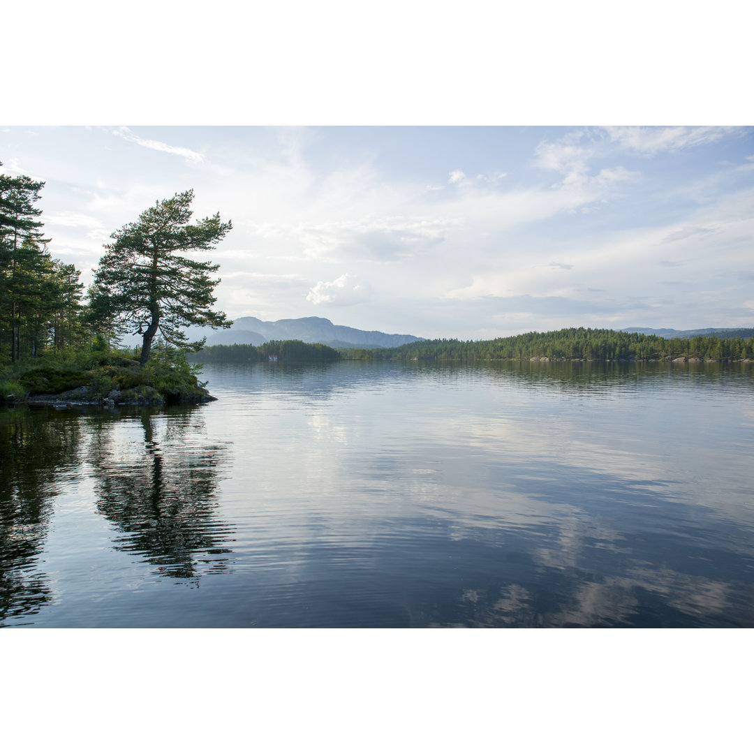 See in Norwegen von Bastar - Leinwanddrucke