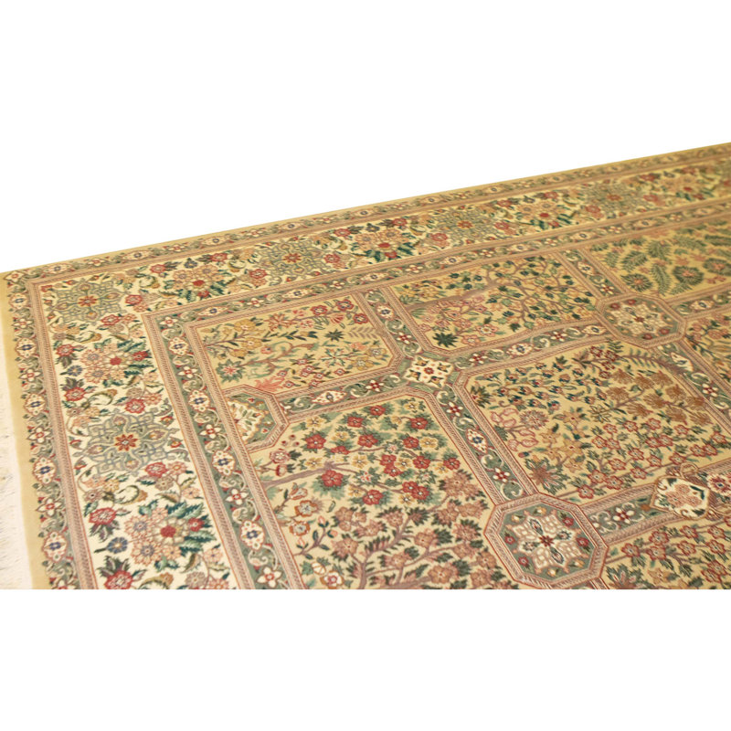 High-Quality Hand-Knotted Beige And Ivory Area Rug