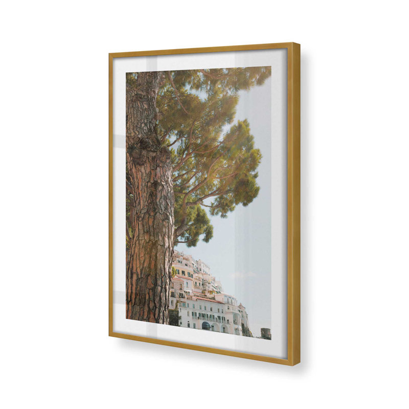 Imprimé Under the Pine, Cadre simple en or poli, H 25,25 po x l 19,25 po x P 1,25 po
