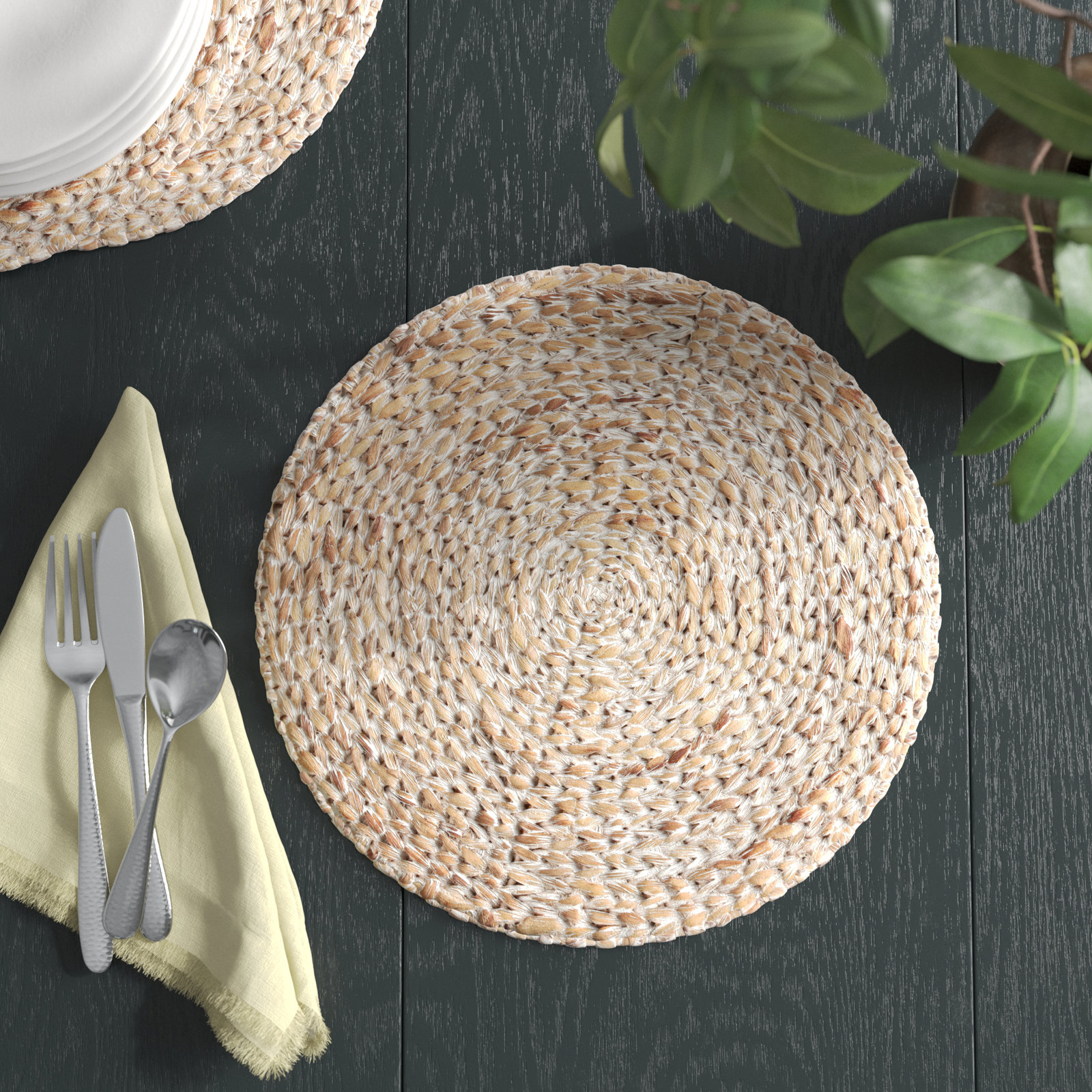 Nonnie Jute Round Placemat