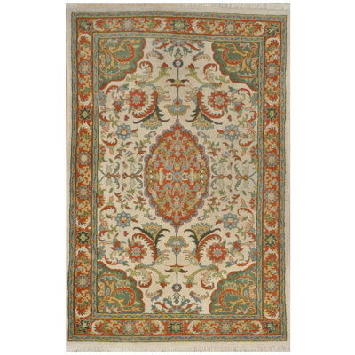 Deraz Wool Oriental Indoor Rug