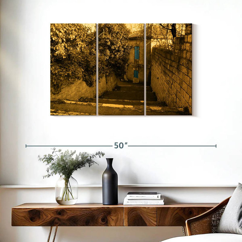 Lilie Jerusalem I, 24" H x 38" W