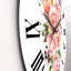 Roses, fleurs et horloge murale traditionnelle-60187798