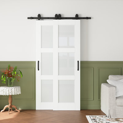 Porte de grange coulissante Bypass pré-assemblée avec panneau de porte en bois manufacturé en bois massif à 3 verres givrés et fini blanc avec trousse de quincaillerie d'installation